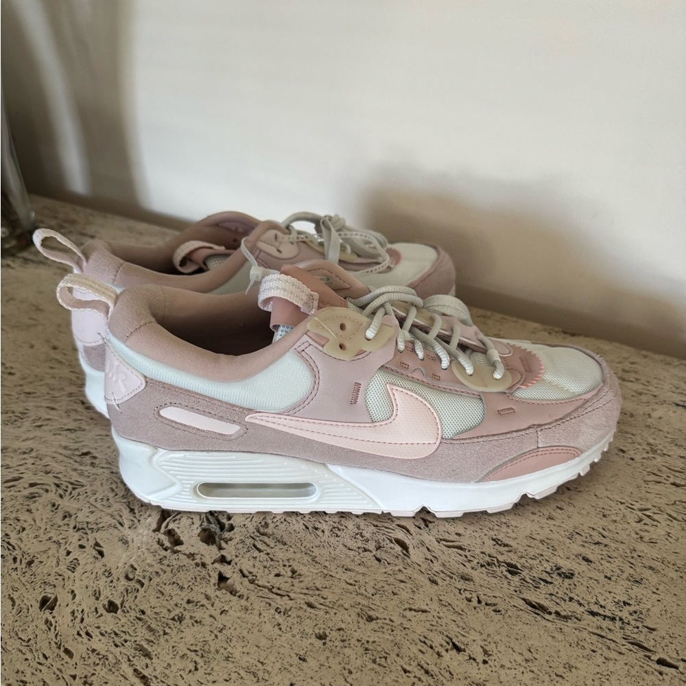 NWOB Nike (WMNS) Air Max 90 Futura 'Barely Rose'. Size 10. MSRP $186 - Picture 12 of 17